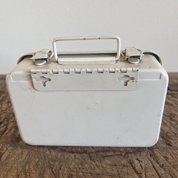 Vintage Welsh First Aid Kit Metal Wall Hanging with Contents - Bandages, etc - Picture 5 of 10